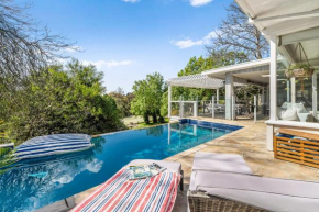 The Perfect Entertainer!, Mount Eliza